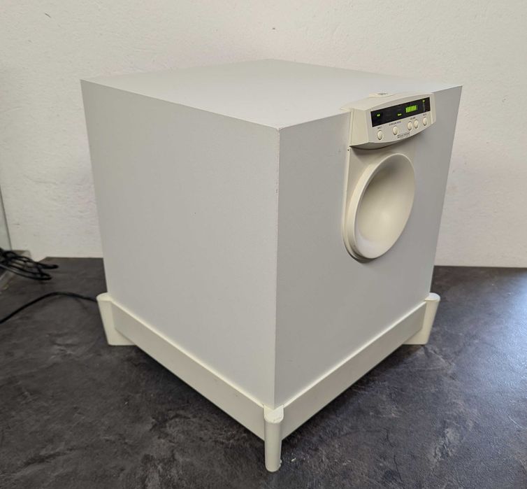 Активний сабвуфер JBL Simply Cinema SUB300.