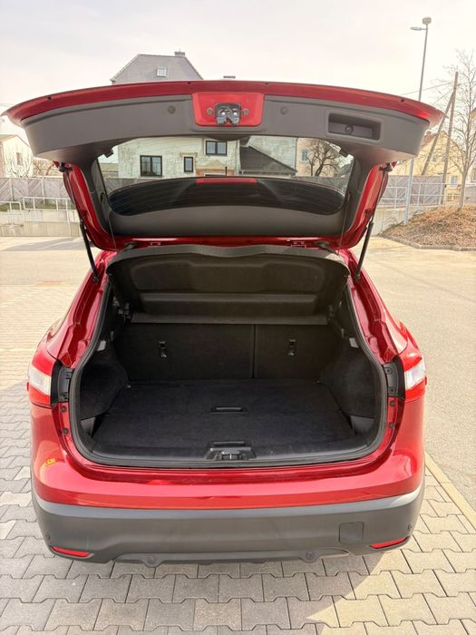 Продам автомобіль Nissan Qashqai 1,2 Бензин, 2016 року