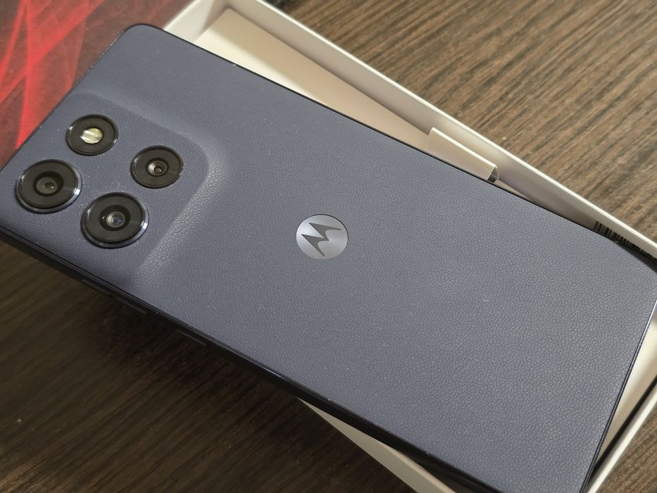 смартфон Motorola Moto G86 5G  8/256 GB
