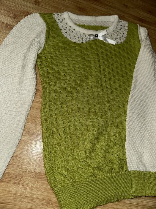 Светр вʼязаний