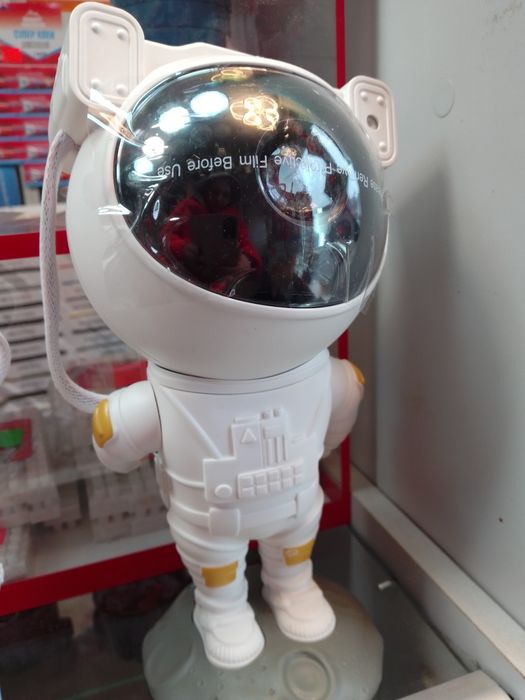 Космонавт проектор великий