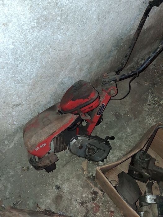 Moto enxada Benassi RT401 a gasolina de mistura para peças