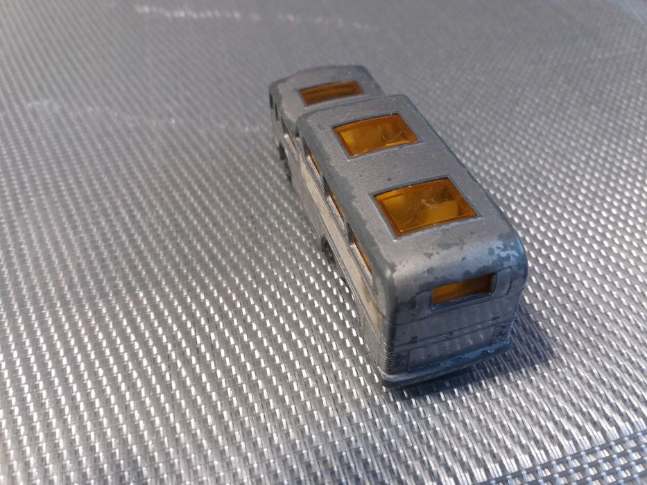 Matchbox coach 1:64