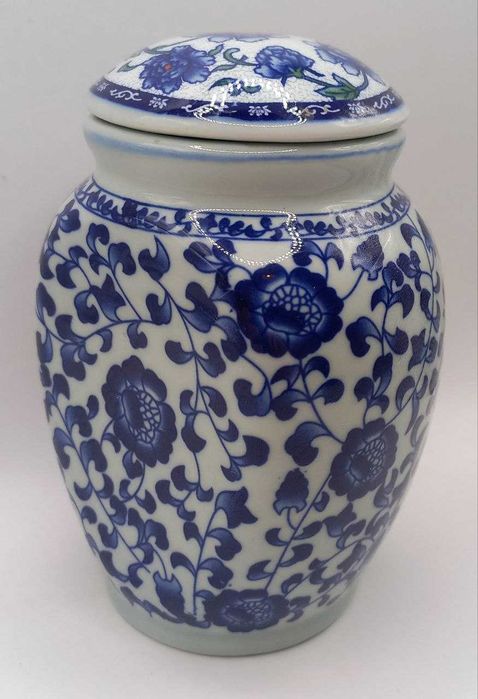 Чайниця. Банка для чаю.