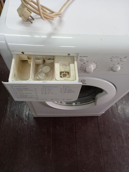 Продам стиральную машину на запчасти.