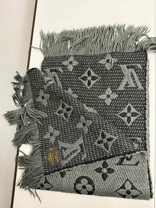 Szalik Louis Vuitton