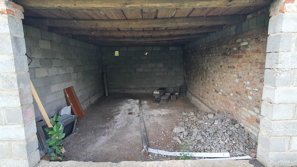Продам пів будинку з окремим входом в с.Трушки