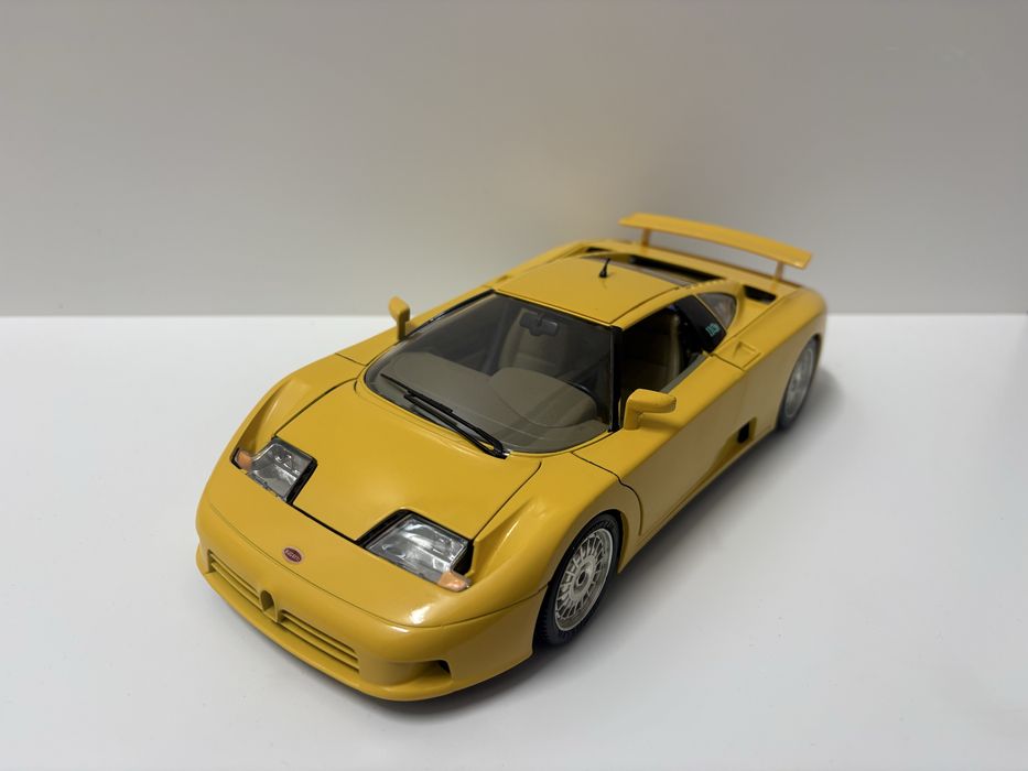 Model Bugatti EB110 1:18 BBurago Burago (maisto welly)