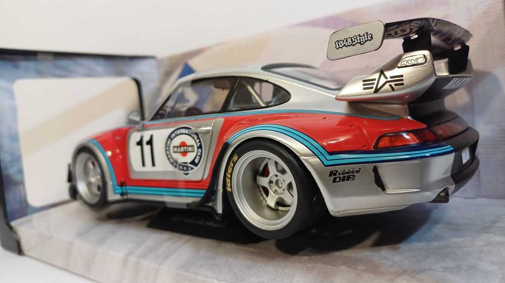 1/18 Porsche RWB Martini Racing - Solido