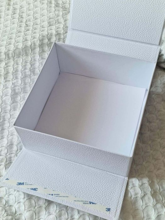 Piękny karton Dior nowy oryginalny