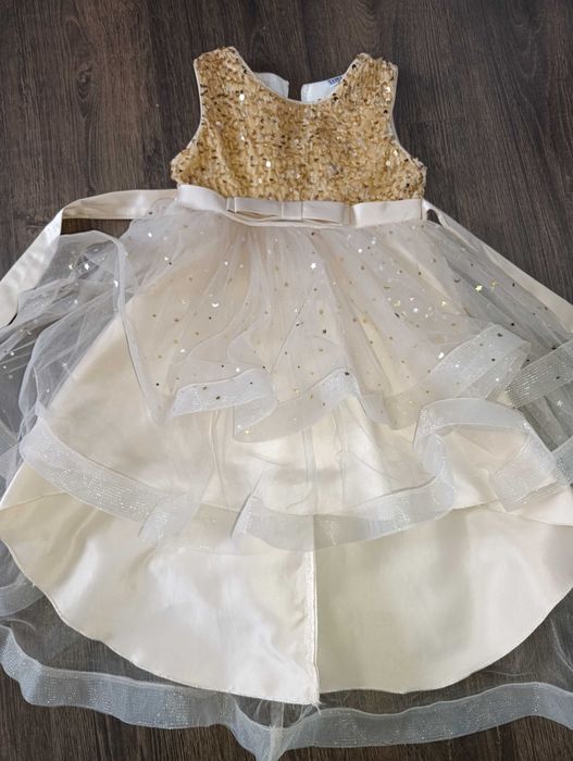 Продам сукню на дівчинку