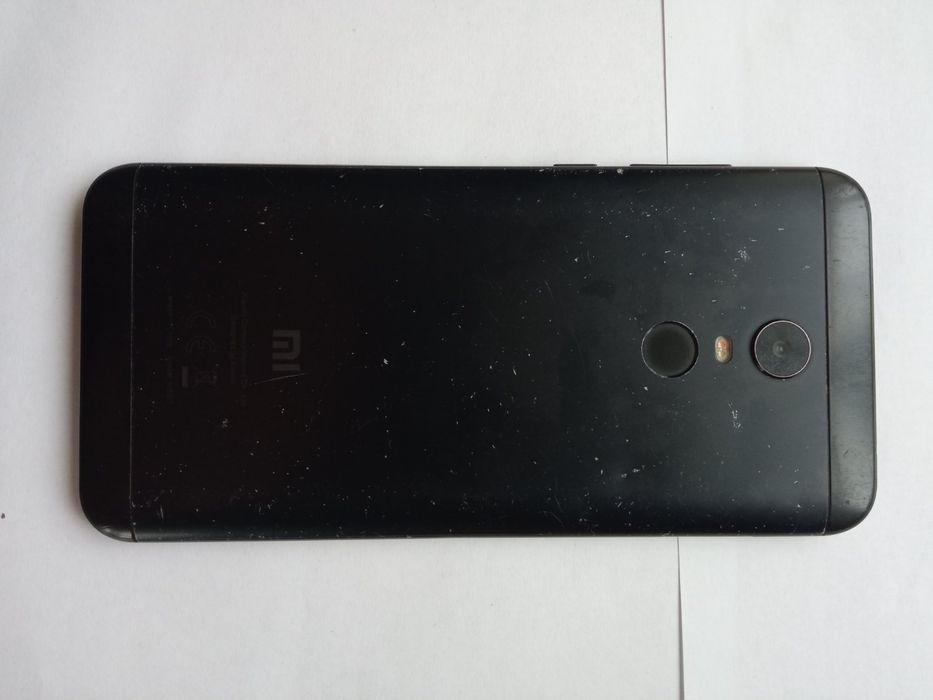 Продається Redmi 5 plus (4/64)