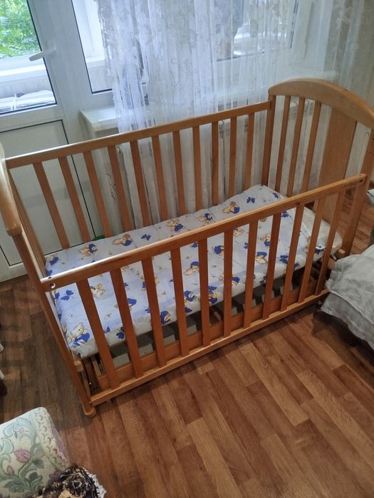 Продам детскую кроватку