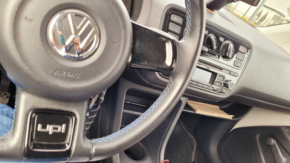 Volkswagen Up! High UP 1.0 Bluemotion