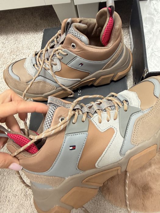 Nowe Tommy Hilfiger brazowe beżowe szare adidasy jesień buty oryginalne