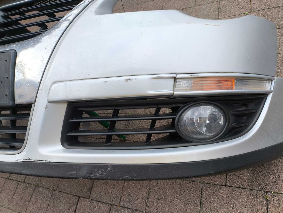 Zderzak Przedni VW Passat B6 Kolor Srebrny LA7W
