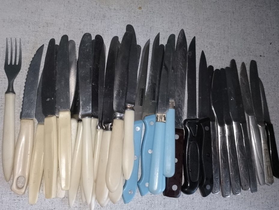 Набір металевих банок,кип'ятильник, черпак ,скляні банки для сипучих .