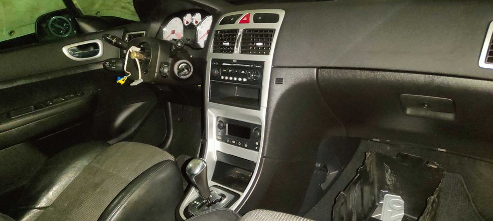 Karoseria na czesci Peugeot 307 kombi 2004,kolor czarny EXLD