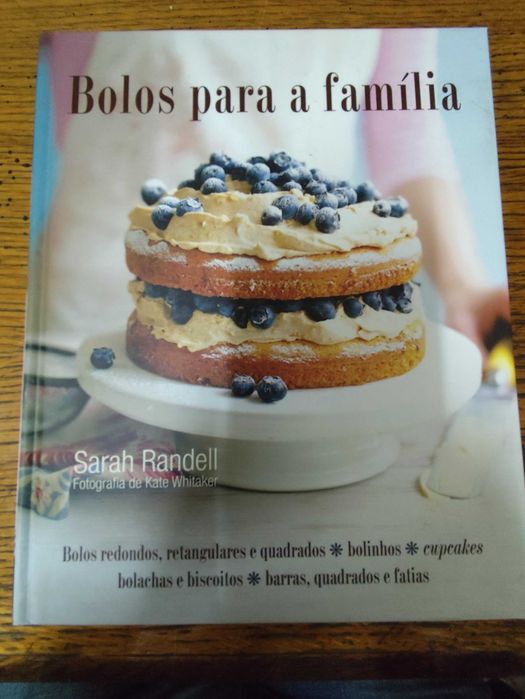Livro Bolos para a família de Sarah Randell