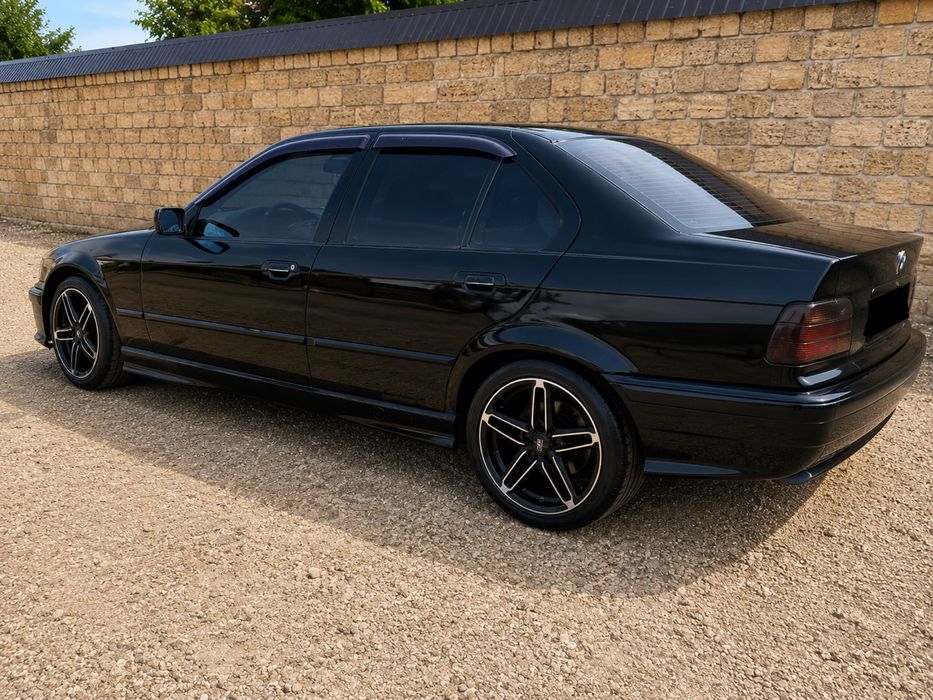 Продам машину BMW