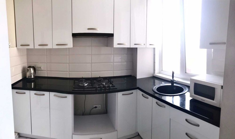 Квартира подобово, посуточно є різні варіанти. Центр.  Власник.