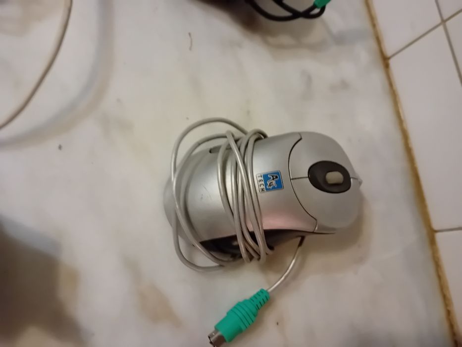 Conjunto de 6 Ratos de Computador Antigos Diversos