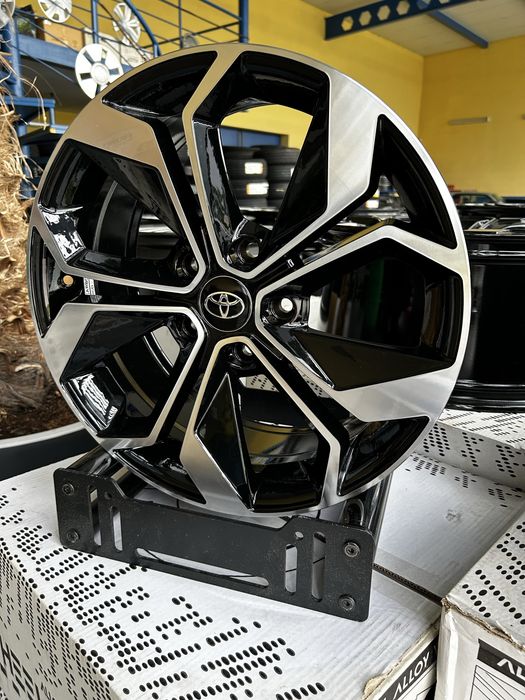 Nowe felgi aluminiowe Toyota 17 cali