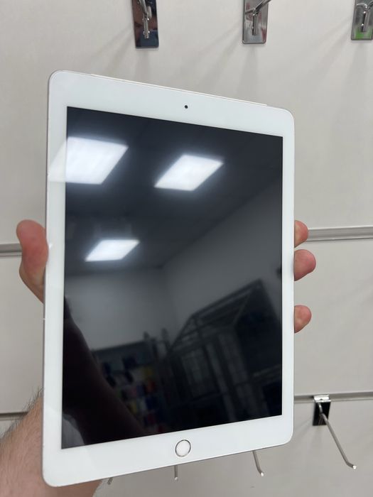 iPad 6 128GB Silver