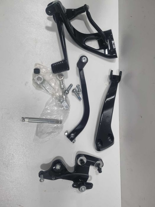 Sety Set Harley Davidson M8 Street Bob Low Rider podnóżki dzwignie