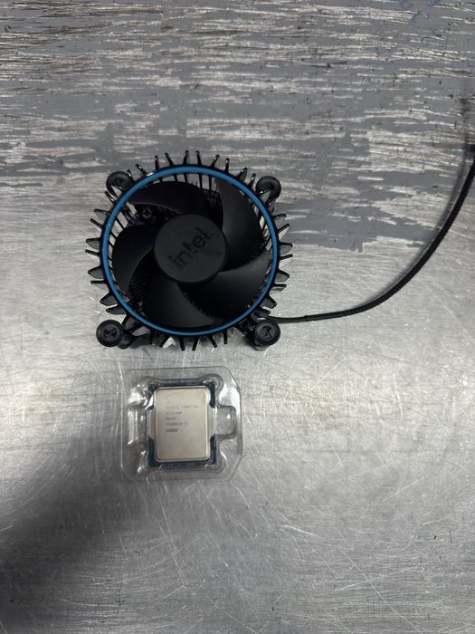 Procesor Intel® Core™ i3-12100F