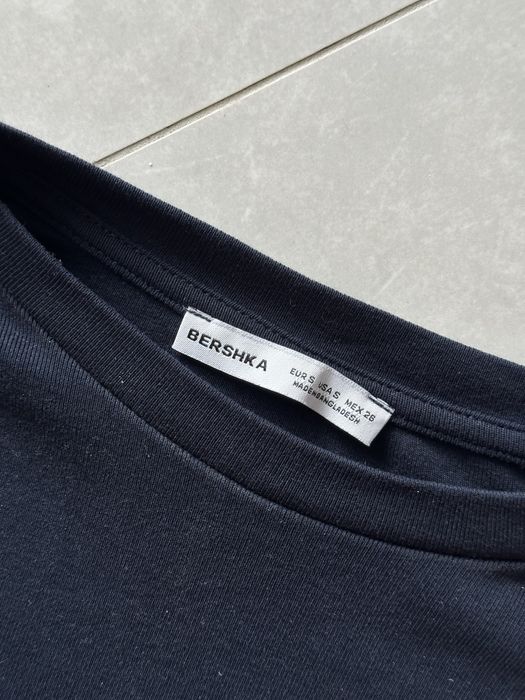 Футболка вкорочена (bershka)