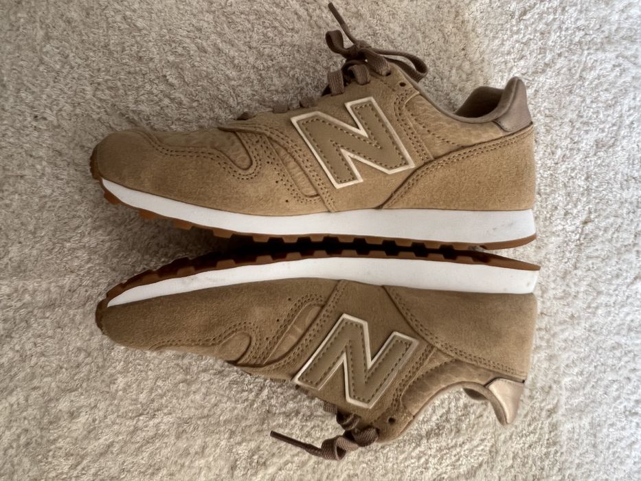 Sapatilhas New Balance novas (2 pares, 2 cores diferentes)