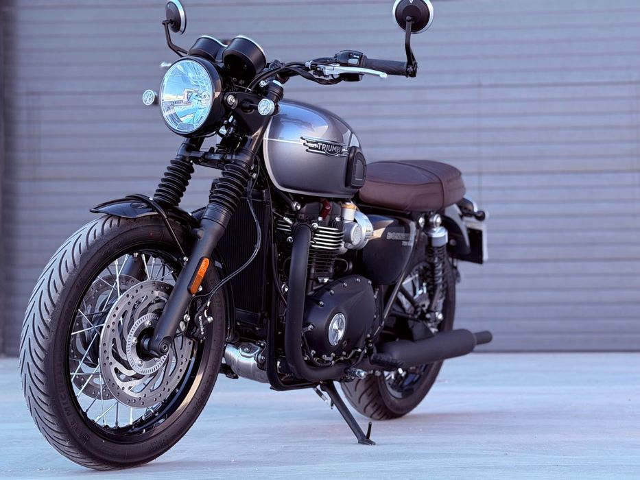 Triumph Bonneville t120 Black