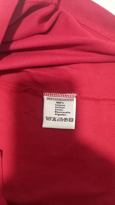 футболка поло Robe di Kappa Aarau у червоному кольорі.