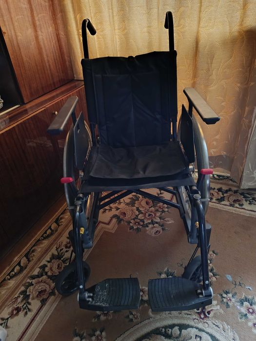 Инвалидное кресло