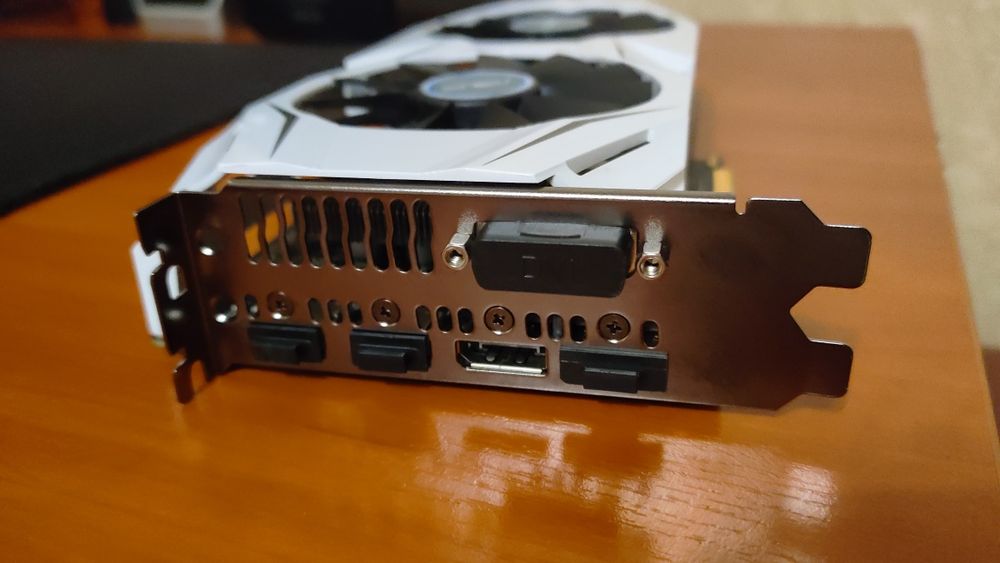 Asus GTX 1060 6gb состояние идеал!