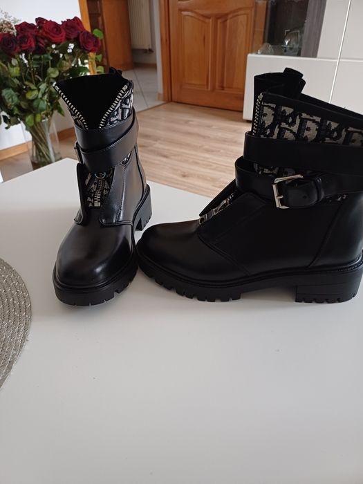 Sprzedam nowe czarne botki roz.36