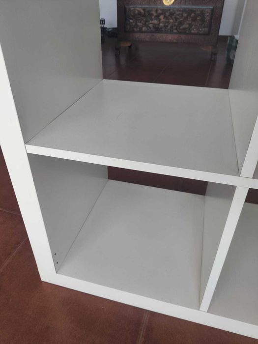 Estante IKEA branca