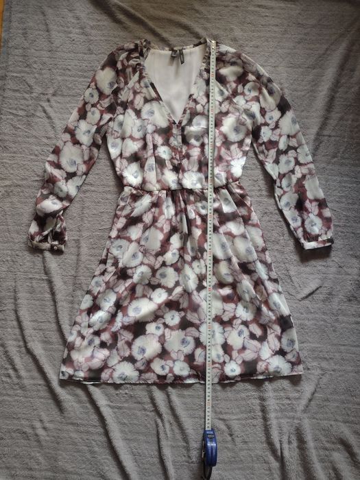 Zwiewna sukienka w kwiaty Mango S stan idealny | boho w serek