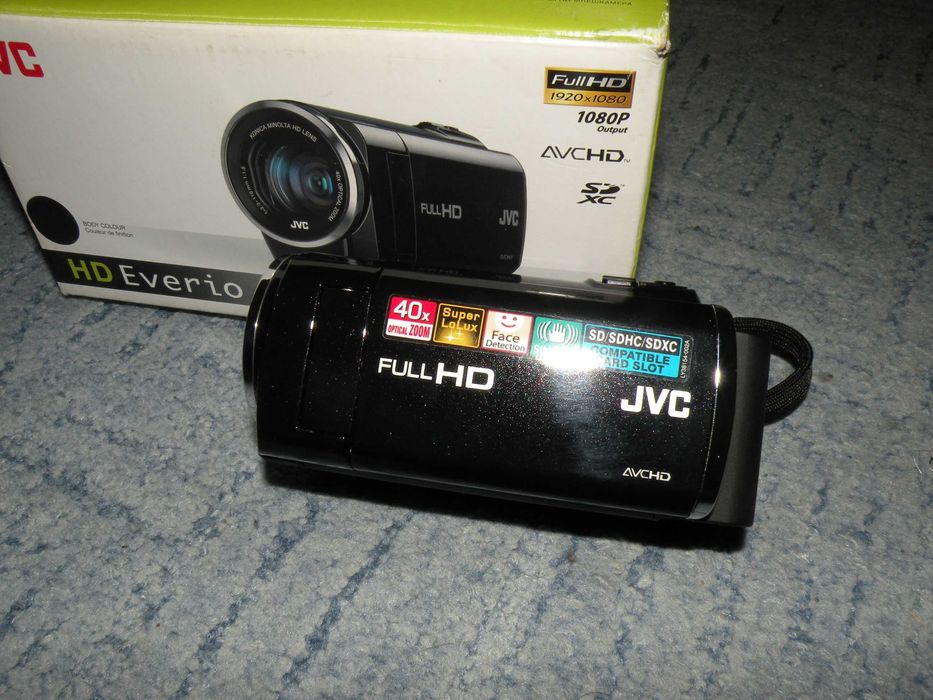 Цифрова відеокамера JVC  (пише FullHD відео)