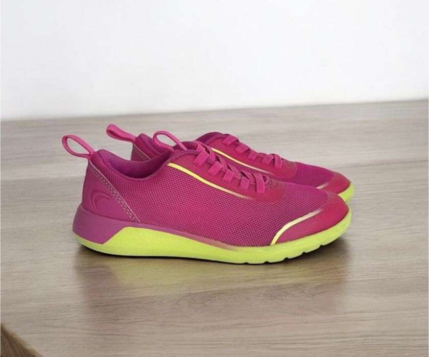 Яскраві текстильні кросівки Clarks оригінал 28,5 розмір