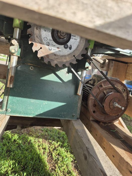 Комбинированный деревообрабатывающий станок