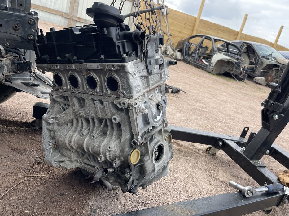 Установочна панель bmw F10 F11 телевізор  утсановочна бмв E90 E70