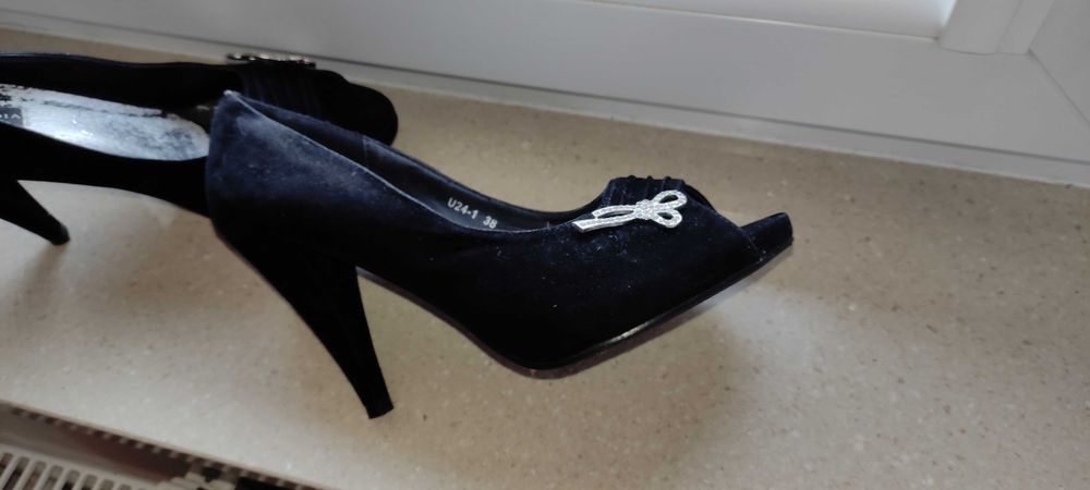 Szpilki czółenka czarne impreza studniówka rozmiar 38