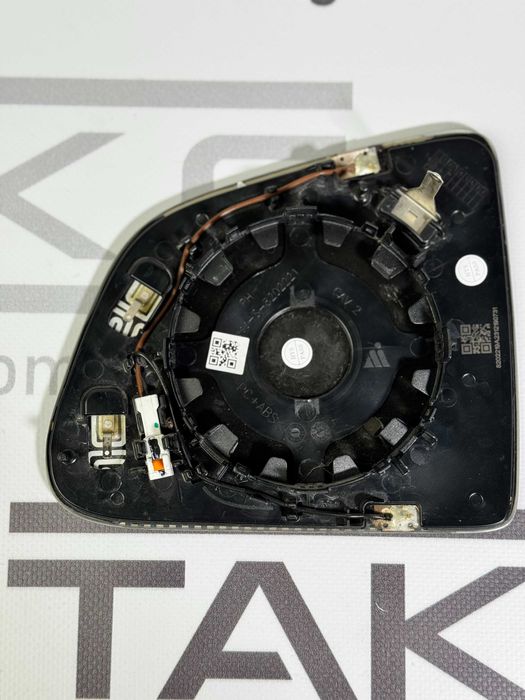 Вкладиш дзеркала (дзеркальний елемент) Tesla Model Y Європа