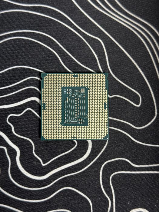 Процесор Intel I5 9600k