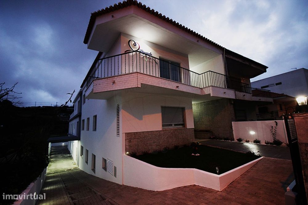 Moradia T8 para venda