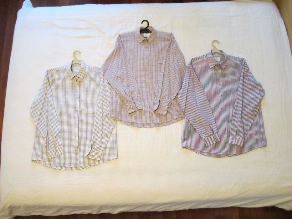 Roupa de Mulher - 15 Camisas / Blusas