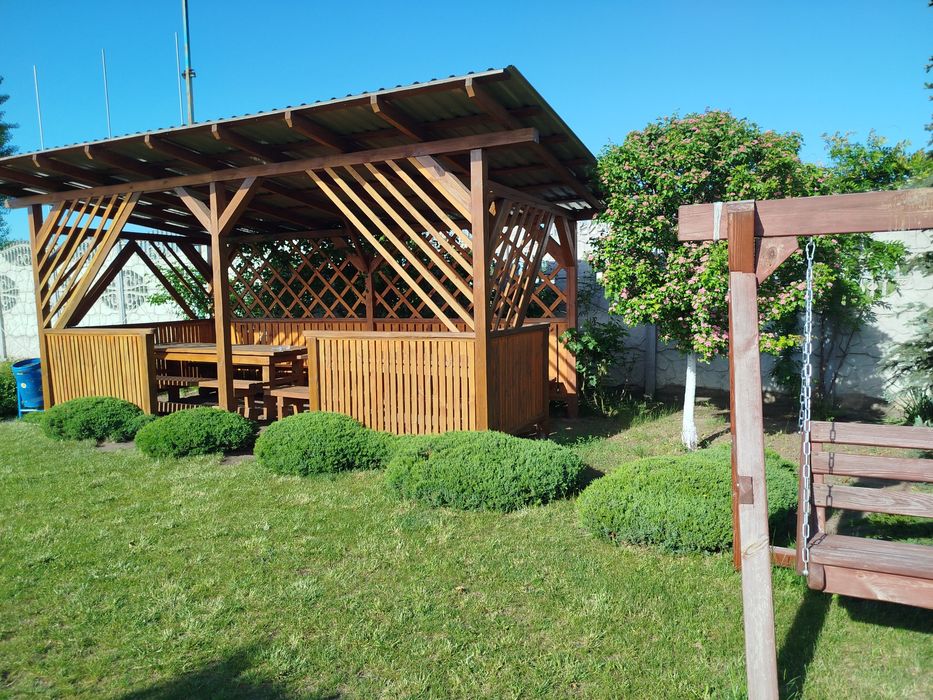 Аренда дома посуточно.Беседки, зал, мангал, бассейн,ландшафт, стадион