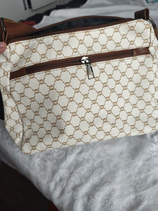 Torebka z długim paskiem